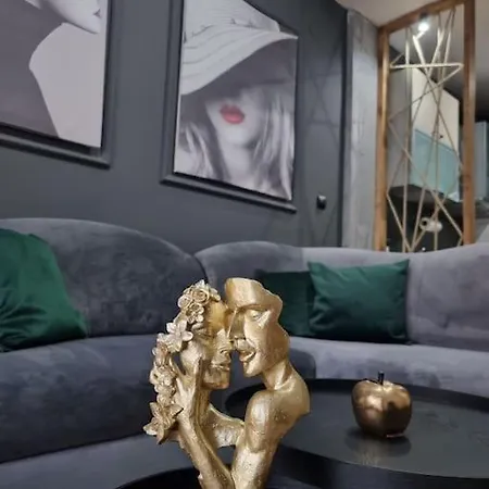 Marilyn Lux - Center Apartamento