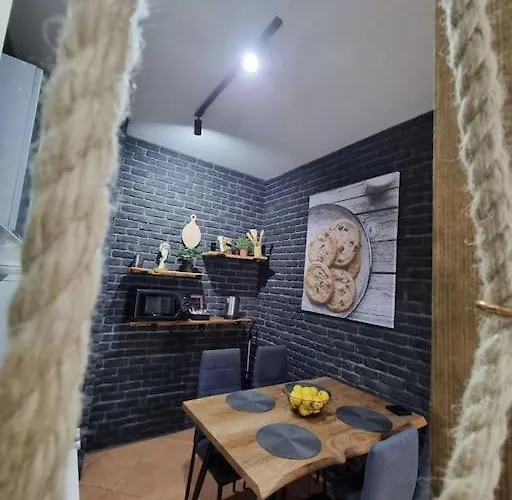 Marilyn Lux - Center Skopje